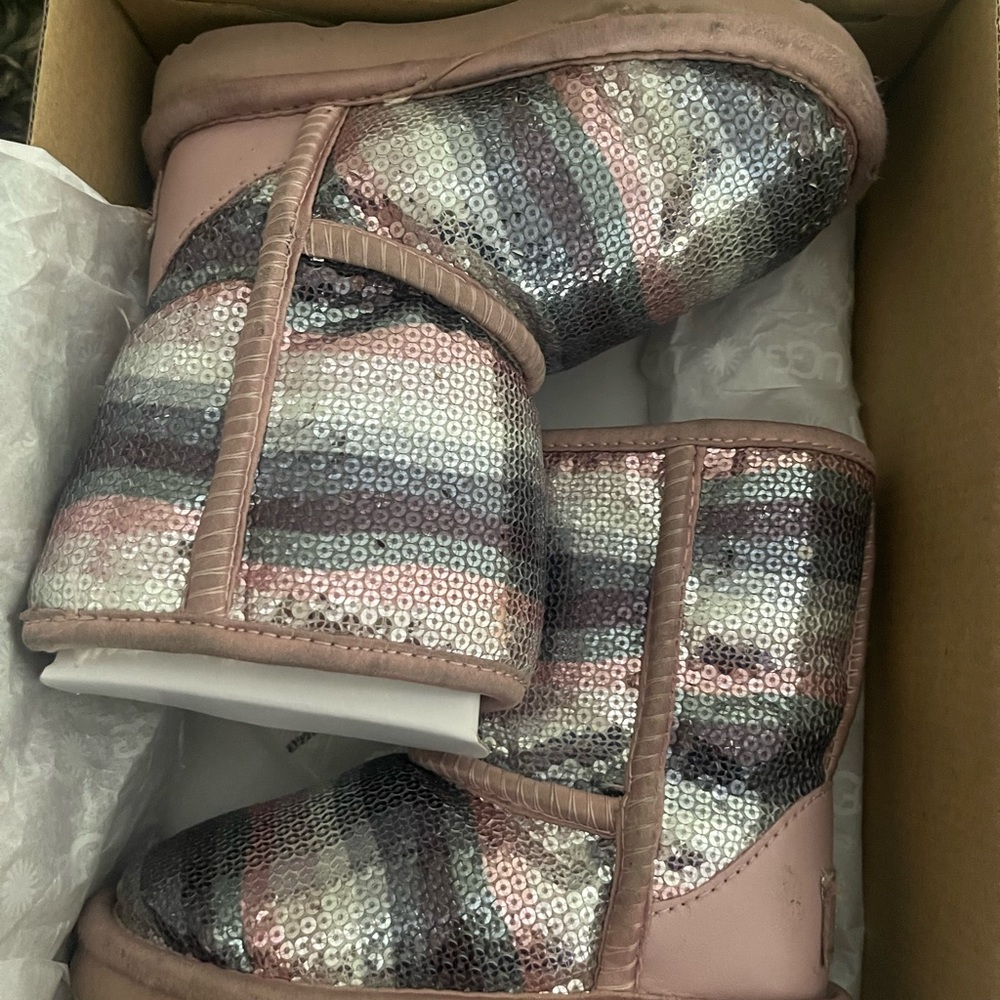 Authentic UGGS Sequin Rainbow - Picture 5 of 5